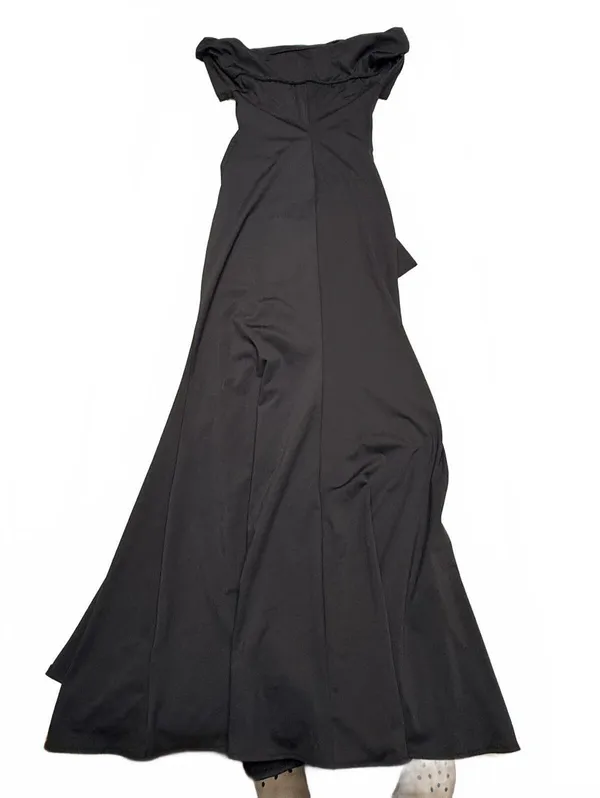 Elegant Black Off-Shoulder Evening Gown - Image 2