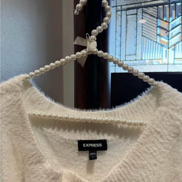 Express Cream V-Neck Sweater - Image 3