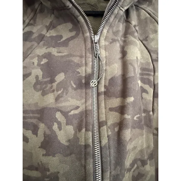 Lululemon Camo Full‎ Zip Hooded Jacket Women's Size 12 Green Black Athleisure - Image 3