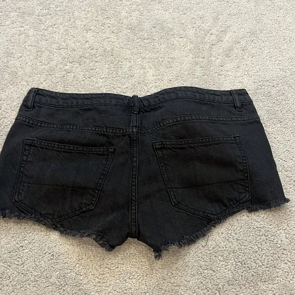 h and m divided size 10 black ripped jean shorts - Image 2
