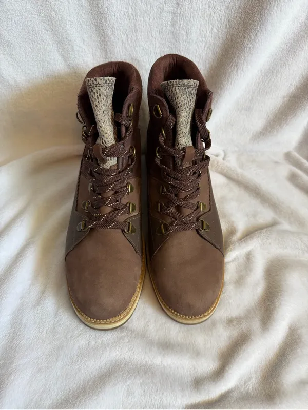 Toms Women's Mesa Waterproof Hiking Boots Size 8 - Image 2