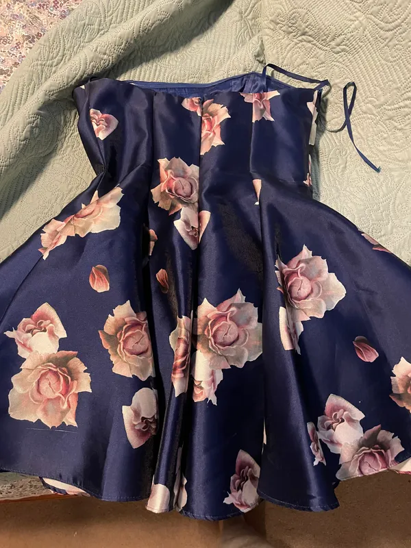 Formal Dress Blue Size 6 - Image 2