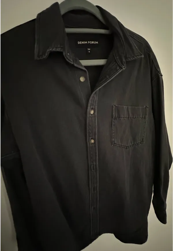 NWOT Aritzia Denim Forum The '80s Comfy Shirt in Black Eyeliner - Image 4