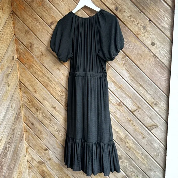 Lulus black midi ruffle puff sleeve v neck dress size medium new NWT - Image 6