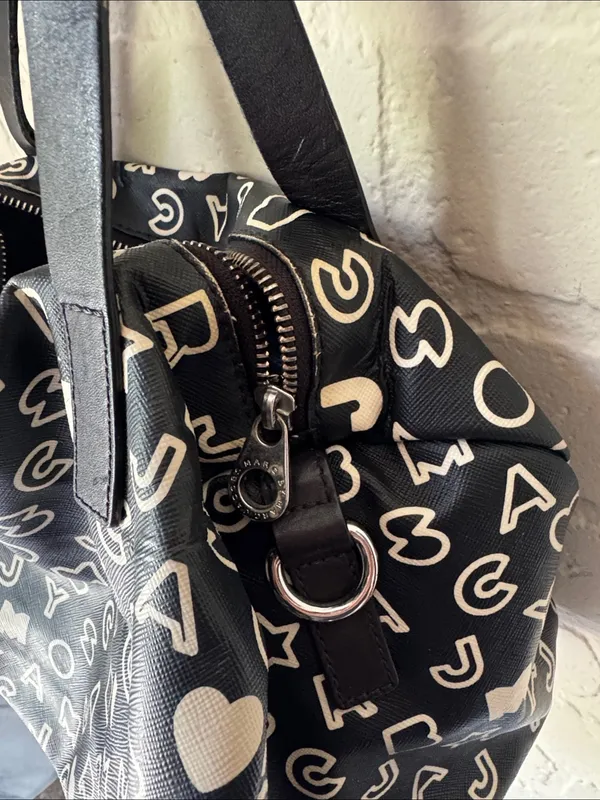 Marc by Marc Jacob’s purse tote duffle Y2K alphabet black cream - Image 4