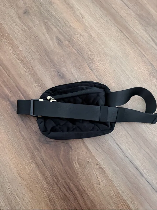 NWOT Wantable black velvet belt bag - Image 6