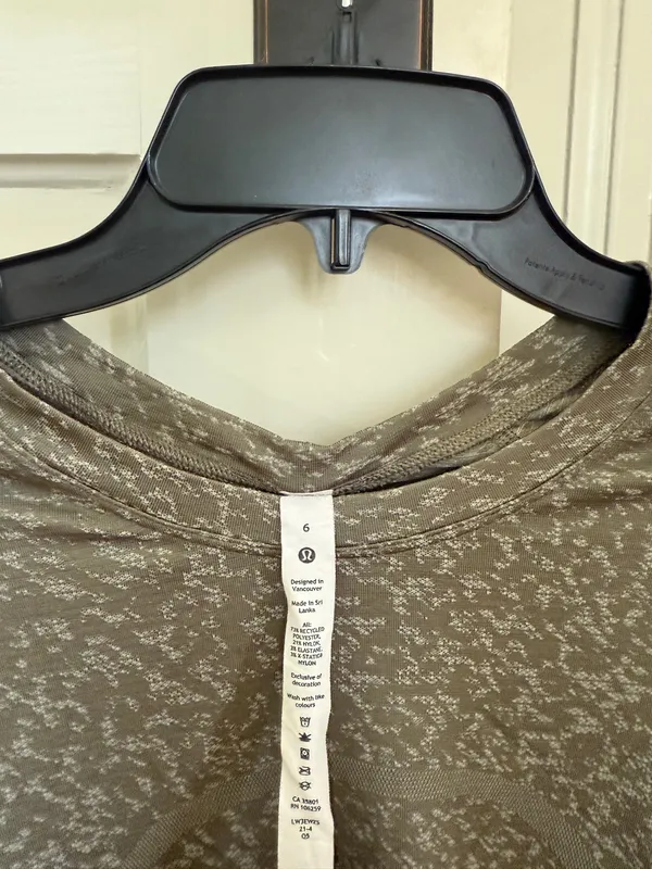 Lululemon Swiftly Tech Long Sleeve Size 6  - Image 2