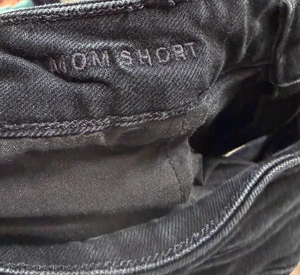 American Eagle Mom Jean Shorts - Image 4
