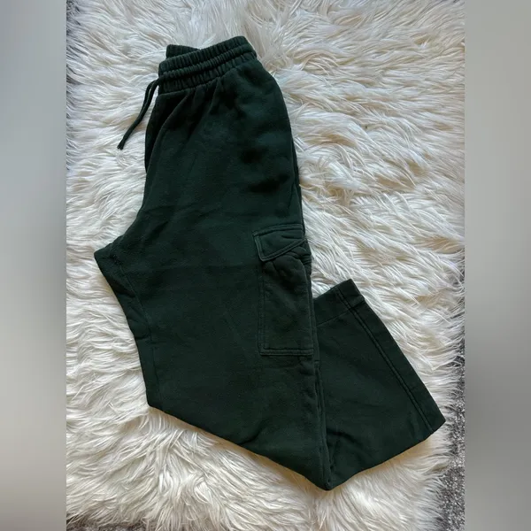 Old Navy SoComfy cargo sweatpants - Image 2
