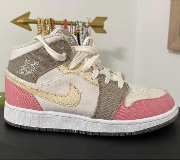 Jordan Sneakers - Image 3