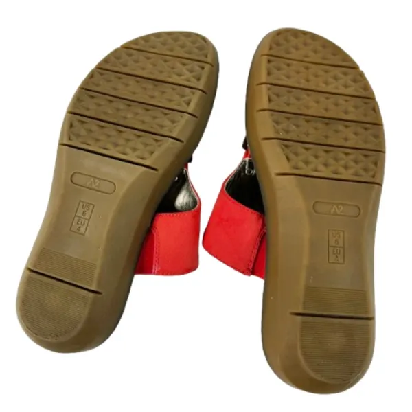 Women's Red Thong Sandals Size 6 - Image 4