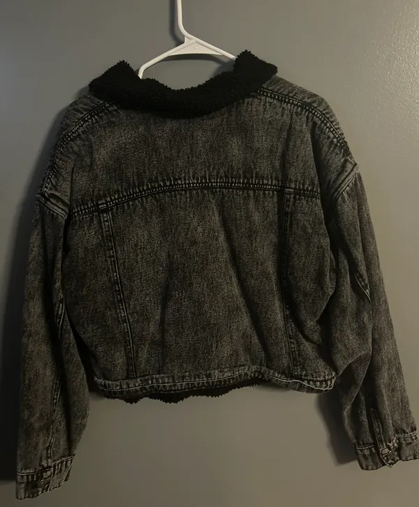 Forever 21 Cropped Denim Jacket - Image 2