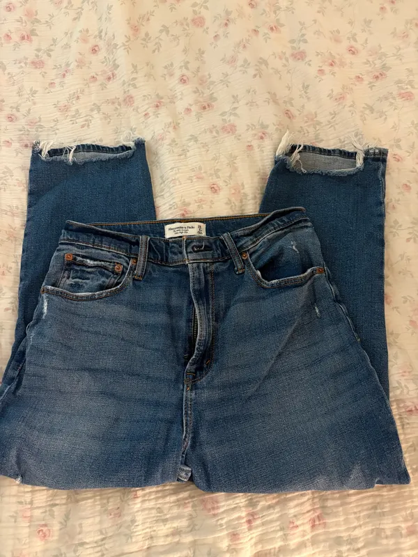 Abercrombie high rise jeans - Image 3