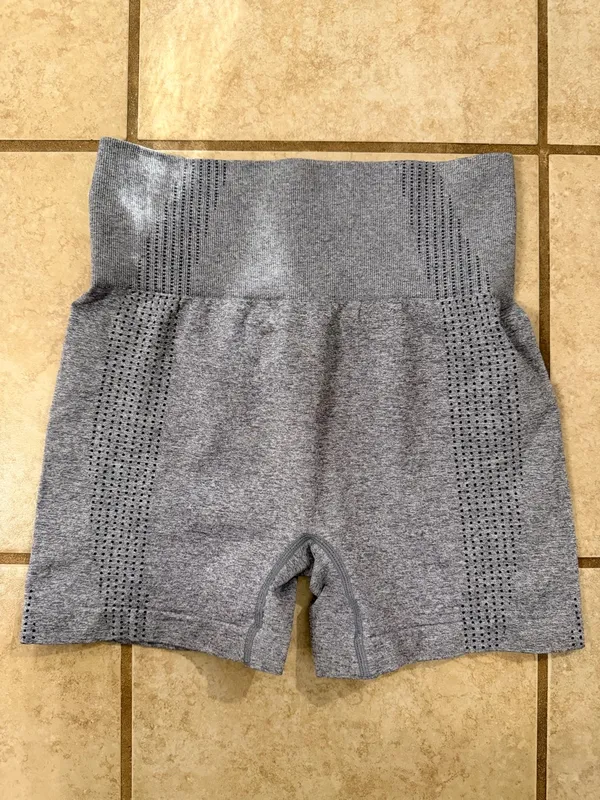 Amazon Gray Seamless High-Waisted Workout Shorts - Image 2