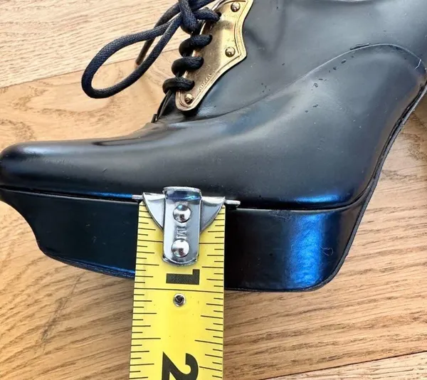 Gucci Vintage Leather Ankle Boots with Gold Lace Plate in Black - Image 11