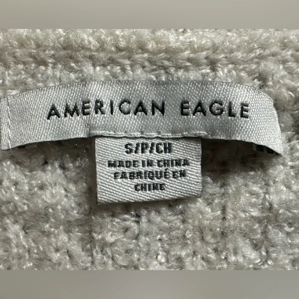 American Eagle Oversized
Dreamspun V-neck
Sweater size Small - Image 7