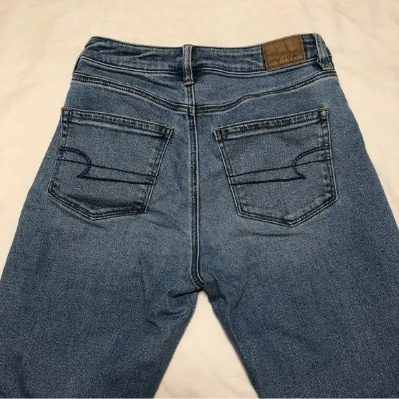 American Eagle Mom Jean Stretch High Waist Mid-Light Wash Denim Size 2 Regular - Image 6