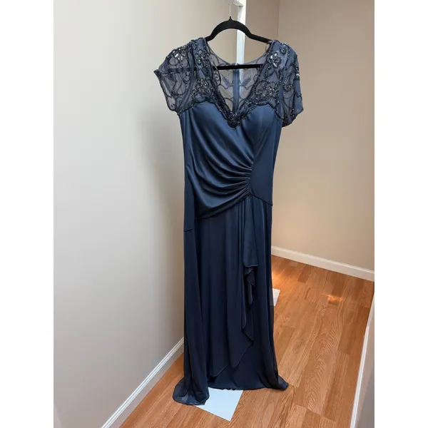 Xscape Carmen 5497X Gown Size 10 Charcoal Blue Beaded Mesh Ruched Formal NWT - Image 4