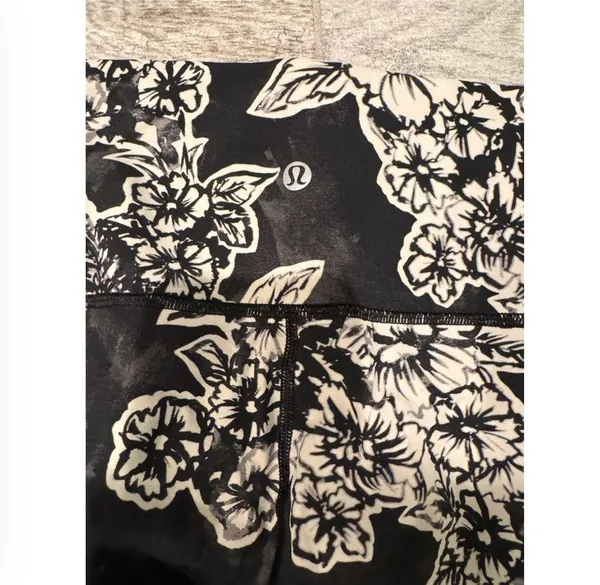 Lululemon Wunder Under High-Rise Tight *Engineered Full-On Luxtreme 28" Painted Paisley Wunder Under Silver Ice Black - Image 4