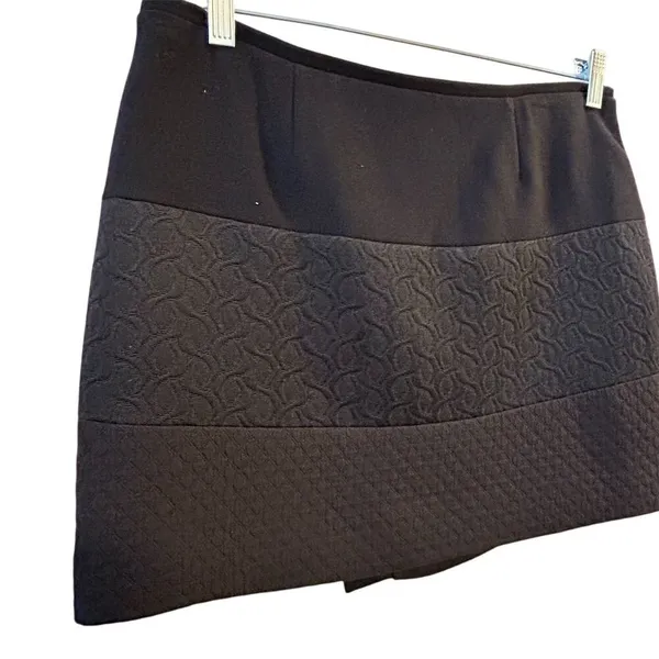 CAbi Women's Black Wrap‎ Skirt Size M Short Quilted Asymmetric Casual - Image 4