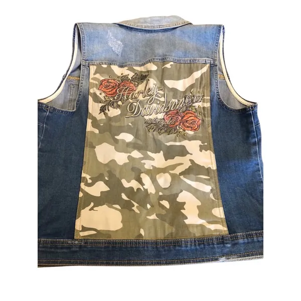 Harley Davidson Vintage Stud Denim Vest Size M Blue Camo NWT - Image 4