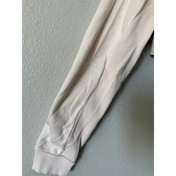 Gymshark cropped hoodie size medium sportswear sweater - Image 6
