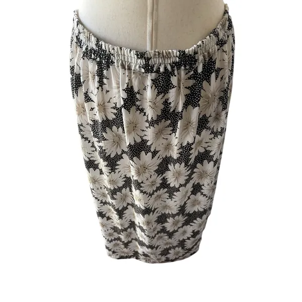 Black and Cream Floral A-Line Midi Skirt - Image 3