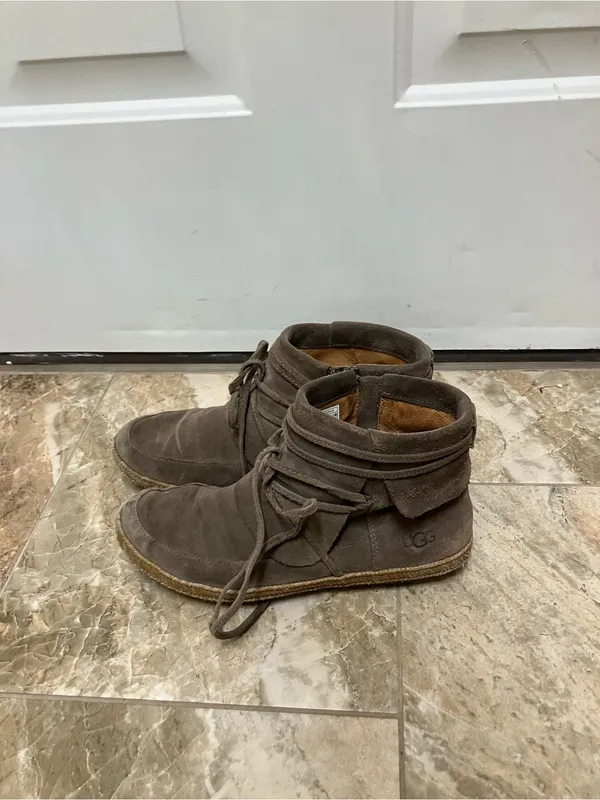 UGG brown Caspia Boot - Image 9