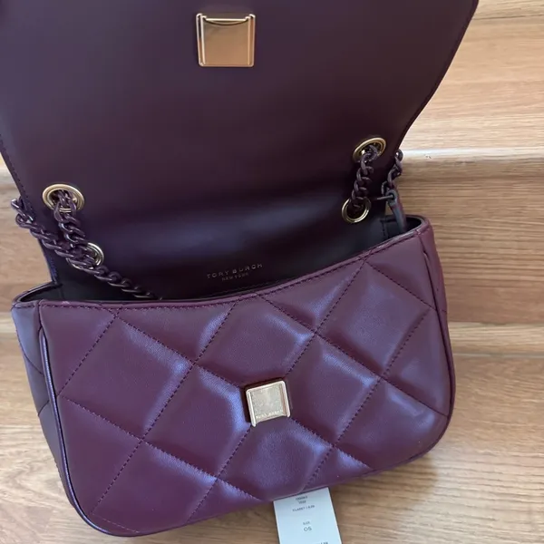 Tory Burch Willa Soft Quilt Small Leather Shoulder Bag Claret 139283 - Image 6