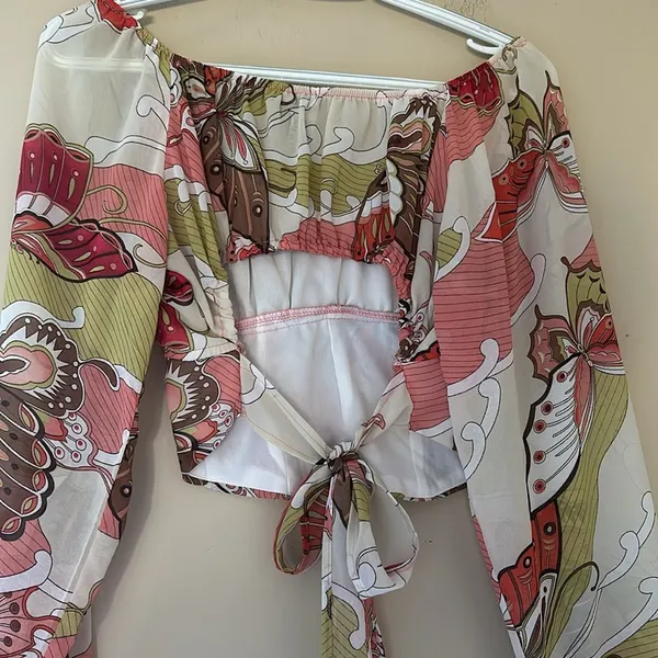 Rue 21 Cropped Butterfly Blouse - Image 4