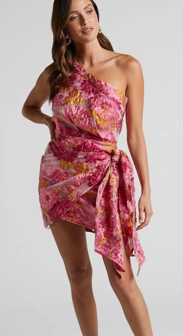 Showpo BRAILEY MINI DRESS - ONE SHOULDER WRAP FRONT IN PINK JACQUARD - Image 5