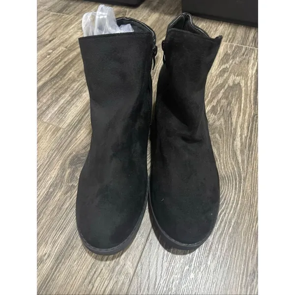 🏈 Black Suede Block Heel Bootie size 42 - Image 3