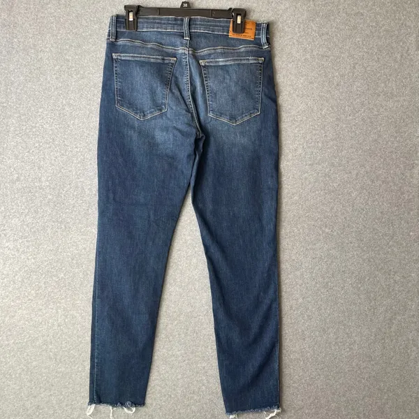 Lucky Brand Ava Skinny Jeans Women Size 10 30" x 30"‎ Dark Wash Distressed - Image 4