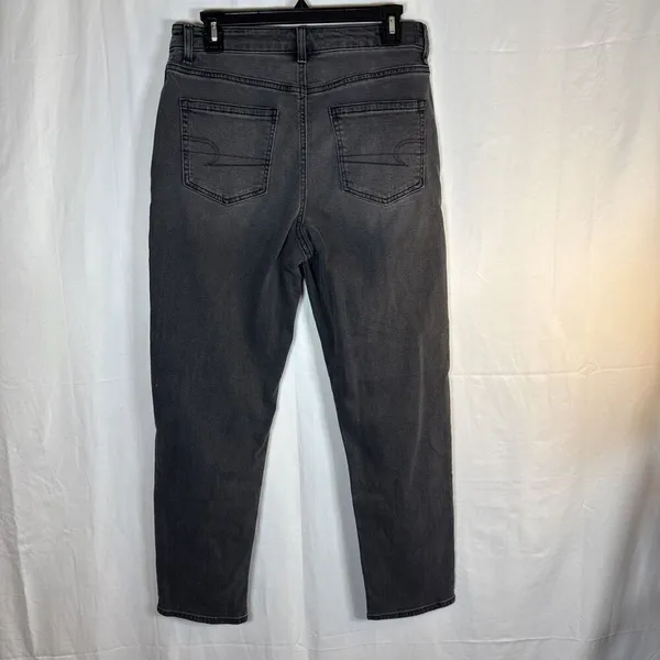 Women’s American Eagle Mom Jean Black Jeans Straight Leg Size 8 Preowned - Image 7