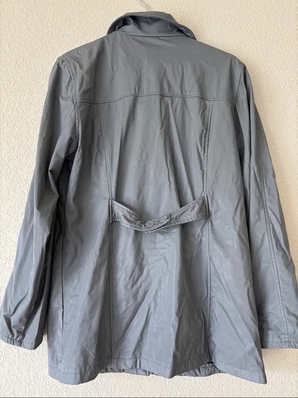 Louise Paris Vintage Women's Gray Button-Front Lightweight Coat/ Rain Jacket - Image 2