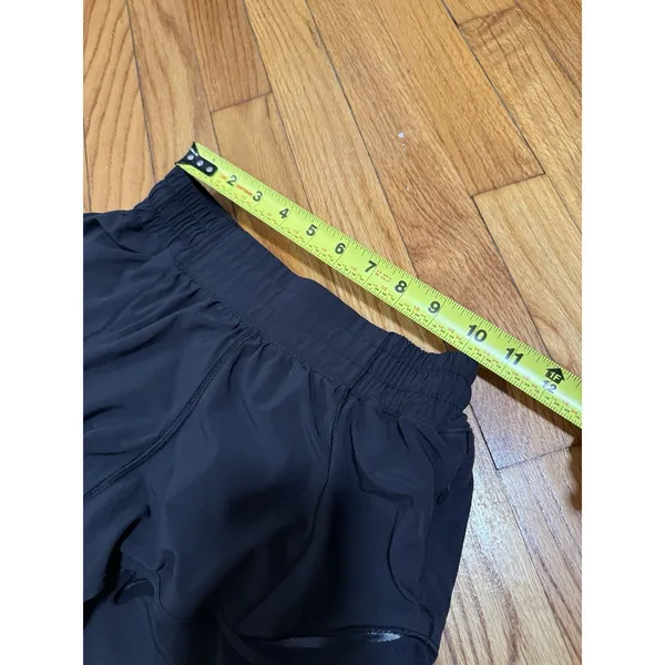 Lululemon Hotty Hot Short II *2.5" Black Size 4 - Image 7