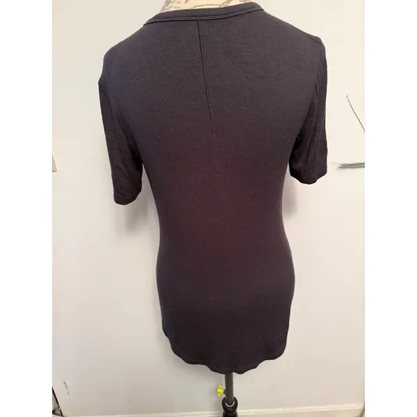 Lululemon Dark Gray‎ Ribbed Short Sleeve Fitted Top Athleisure Casual - Image 2