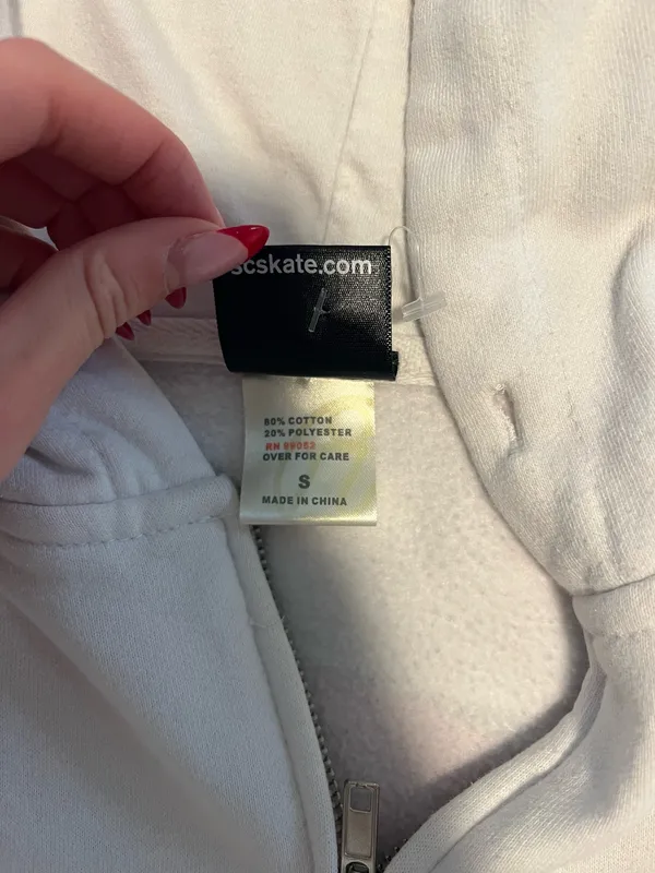 Santa Cruz Graphic Cropped Zip Up Hoodie - Image 5