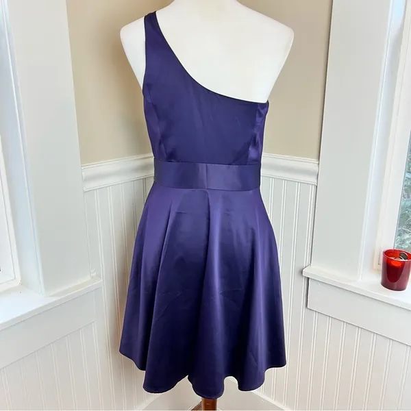 The Limited Purple One Shoulder Rosette Satin Cocktail Dress Size 6 - Image 10