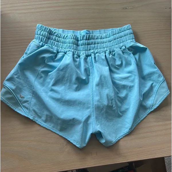 Lululemon Hotty Hot High-Rise 2.5" - Image 2