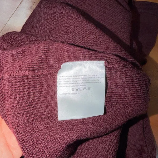 Lululemon Women's Burgundy‎ Long Sleeve Merino Wool Sweater Size 10 - Image 7