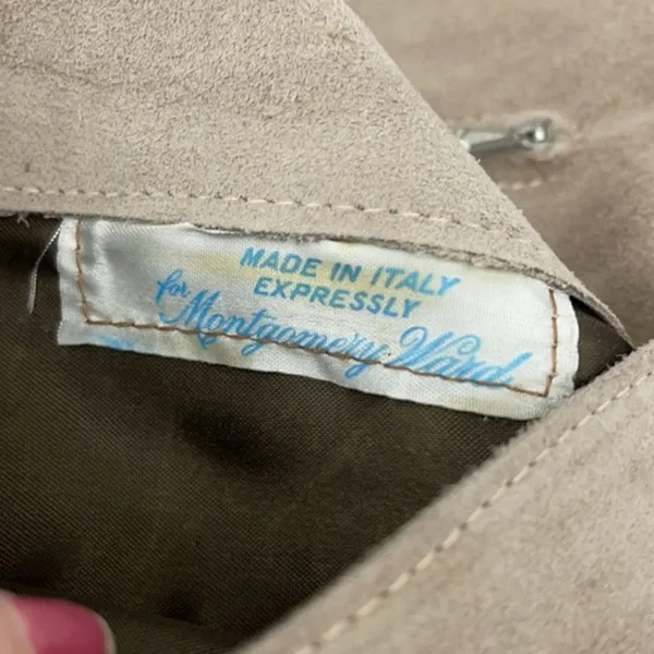 Vintage Montgomery Ward taupe suede fold over clutch. - Image 6
