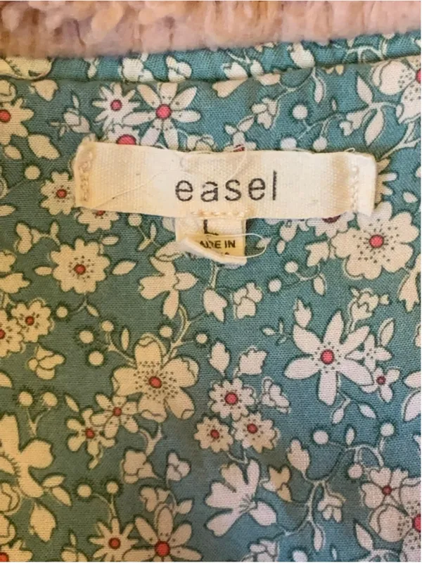 Easel Vest Large Blush pink and blue fuzzy Button Closure - Image 2