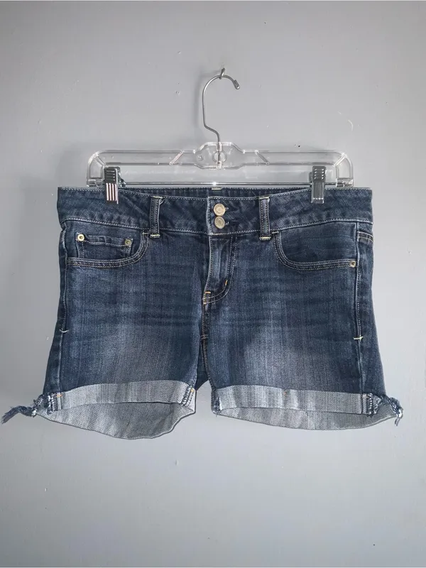 American Eagle Outfitters Artist Blue Denim Cuffed Jean Shorts Size 6 - Image 2