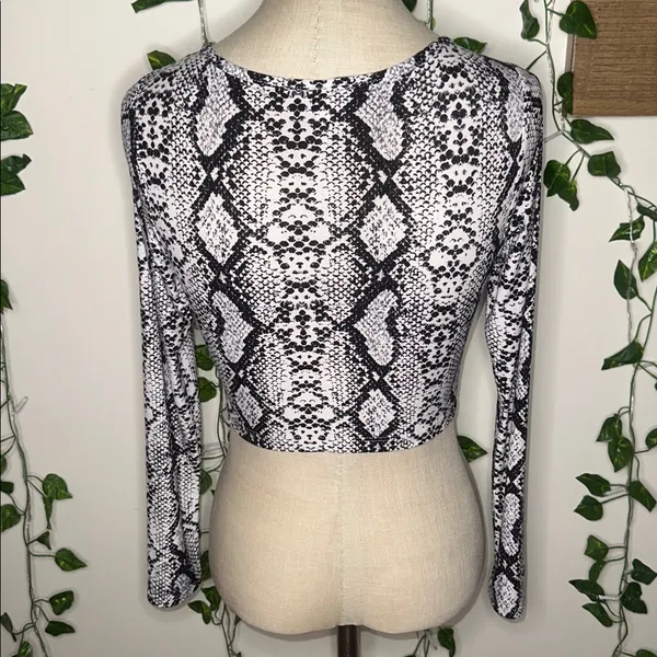 Windsor Snake Skin Print Longsleeve Crop Top - Image 2