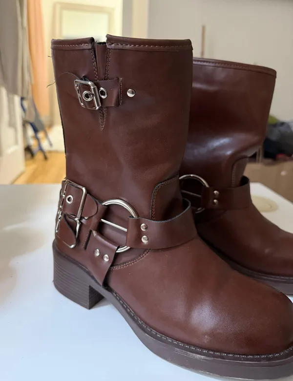 Biker Boots Brown Size 7 - Image 2