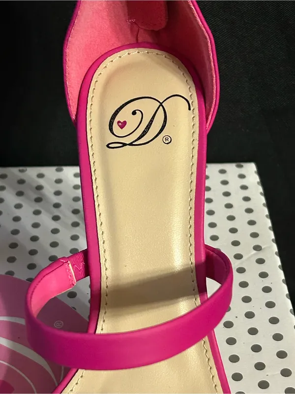 Delicious Women’s Estella Hot Pink Strappy Ankle-Heel Sandals SZ 6 BNIB - Image 5