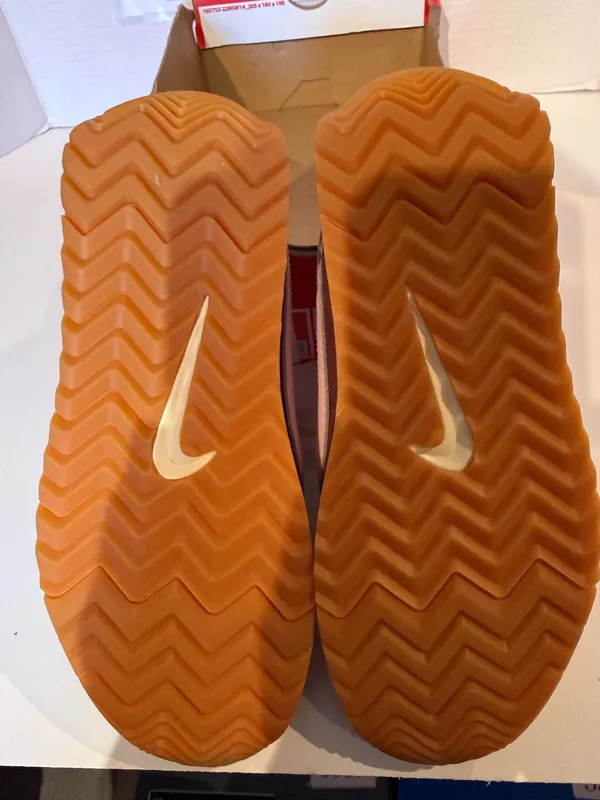 Women’s Nike Pacific 8W - Image 4