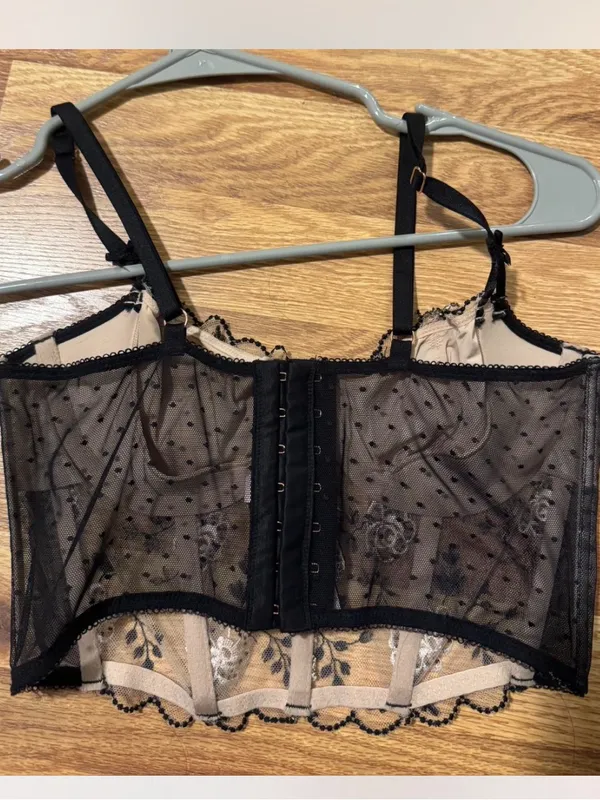 Victoria’s Secret Corset Bra Size Small - Image 3