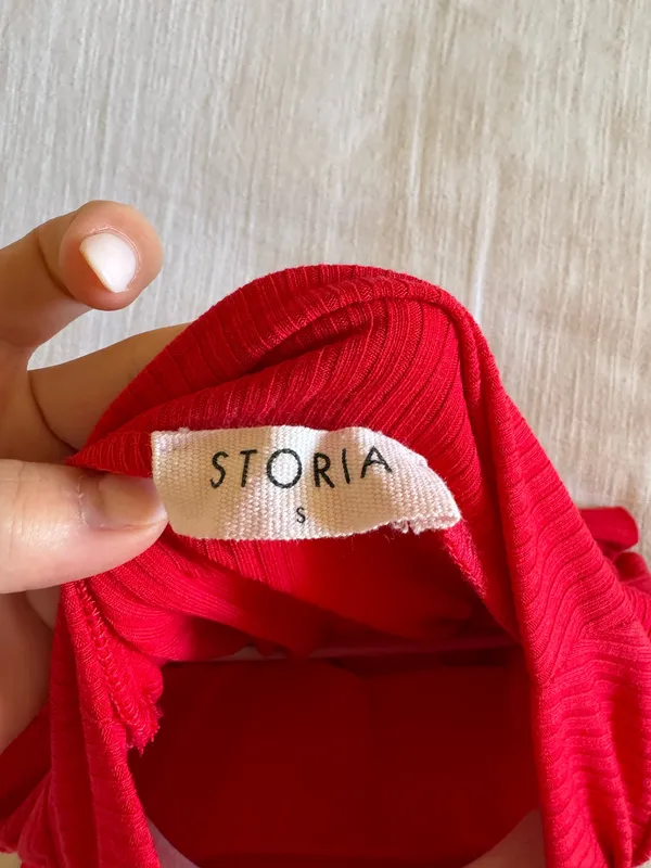Storia Top Red Ruffle Crop - Image 3